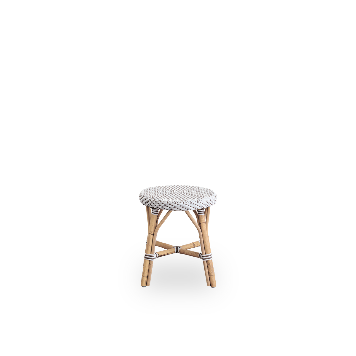 Front view of the Simone stool, height 52 cm.
Rattan frame with footrest, featuring a fully woven round seat handcrafted in ArtFibre in black color. Stackable rattan stool.