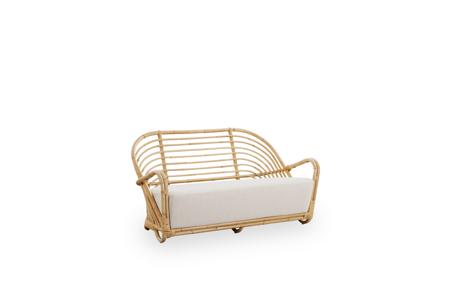 Side view of the Charlottenborg 2-seater Sofa in polished natural rattan, designed by Arne Jacobsen. The sofa features a curved back and armrests integrated into the base, handcrafted from high quality Indonesian rattan.