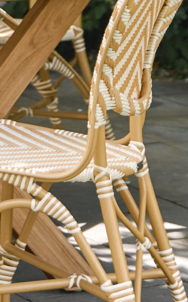 This is a close-up image of Isabell in almond aluminium frame Chevron Honey Ivory ArtFibre.