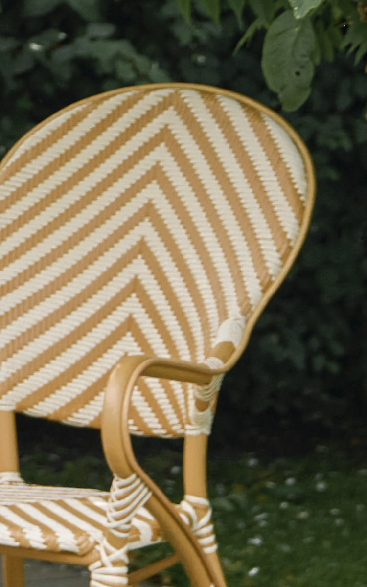 This is a close-up image of Isabell in almond aluminium frame Chevron Honey Ivory ArtFibre.