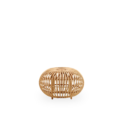 Side view of Large Ottoman Ø65 cm designed by Franco Albini & Franca Helg. Handcrafted in high quality rattan in natural color.