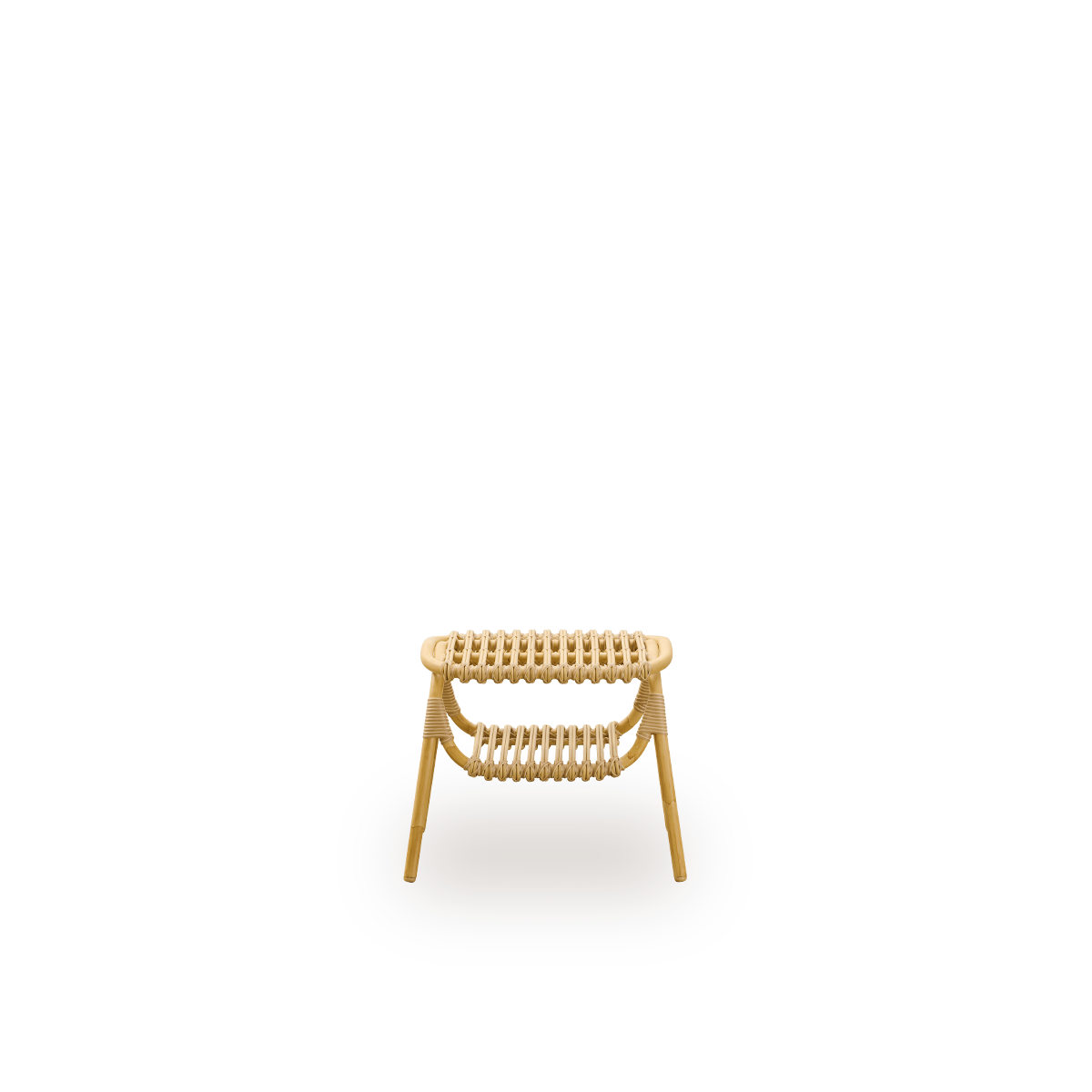 Front view of the Machiya outdoor stool designed by Jin Kuramoto.
Aluminium frame in hand-painted rattan look with ArtFibre windings. Width 53 cm.