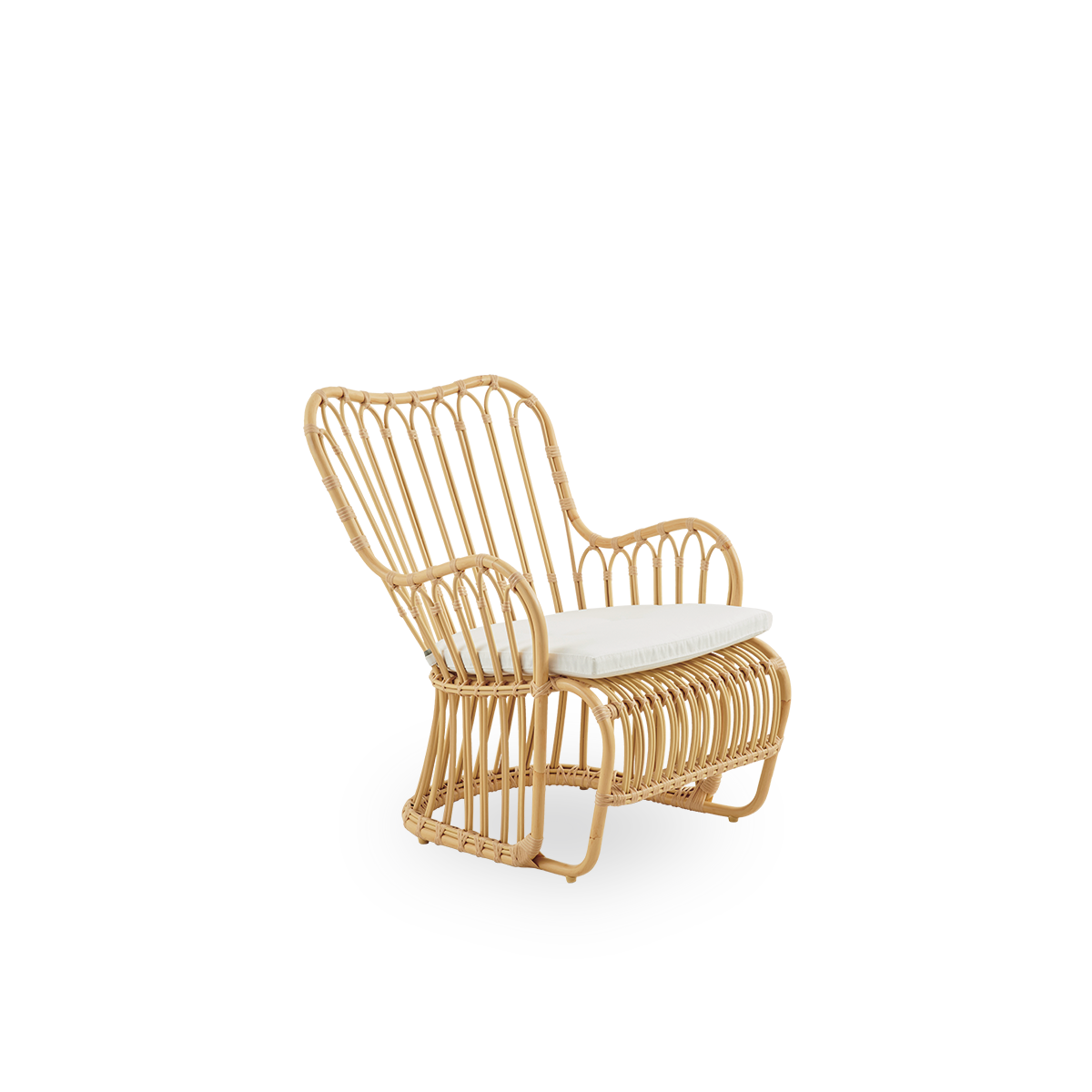 Side view of Tulip outdoor lounge chair designed by Tove Kindt-Larsen, with soft organic lines. Aluminium frame in rattan look with ArtFibre bindings.