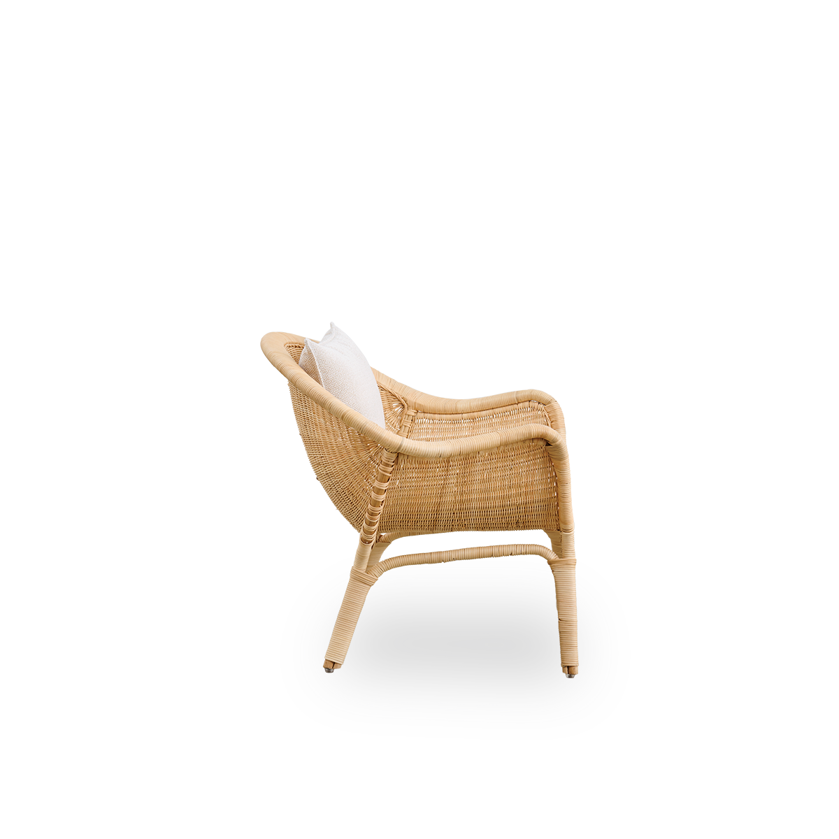 Plain side view of Madame Exterior lounge chair designed by Nanna & Jørgen Ditzel. Fully woven rattan lounge chair with soft, feminine shell-shaped design.