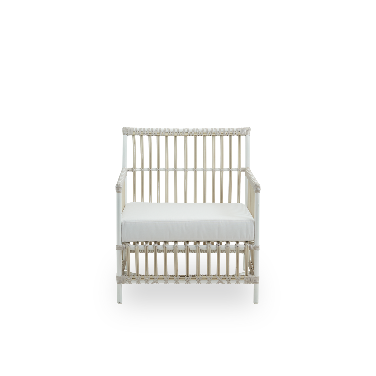 Front view of Caroline Exterior lounge chair in the color Dove White, presented in simple and elegant Danish design. The frame of the chair is made from aluminium with elegant ArtFibre details. The chair has a cozy, calming presence.