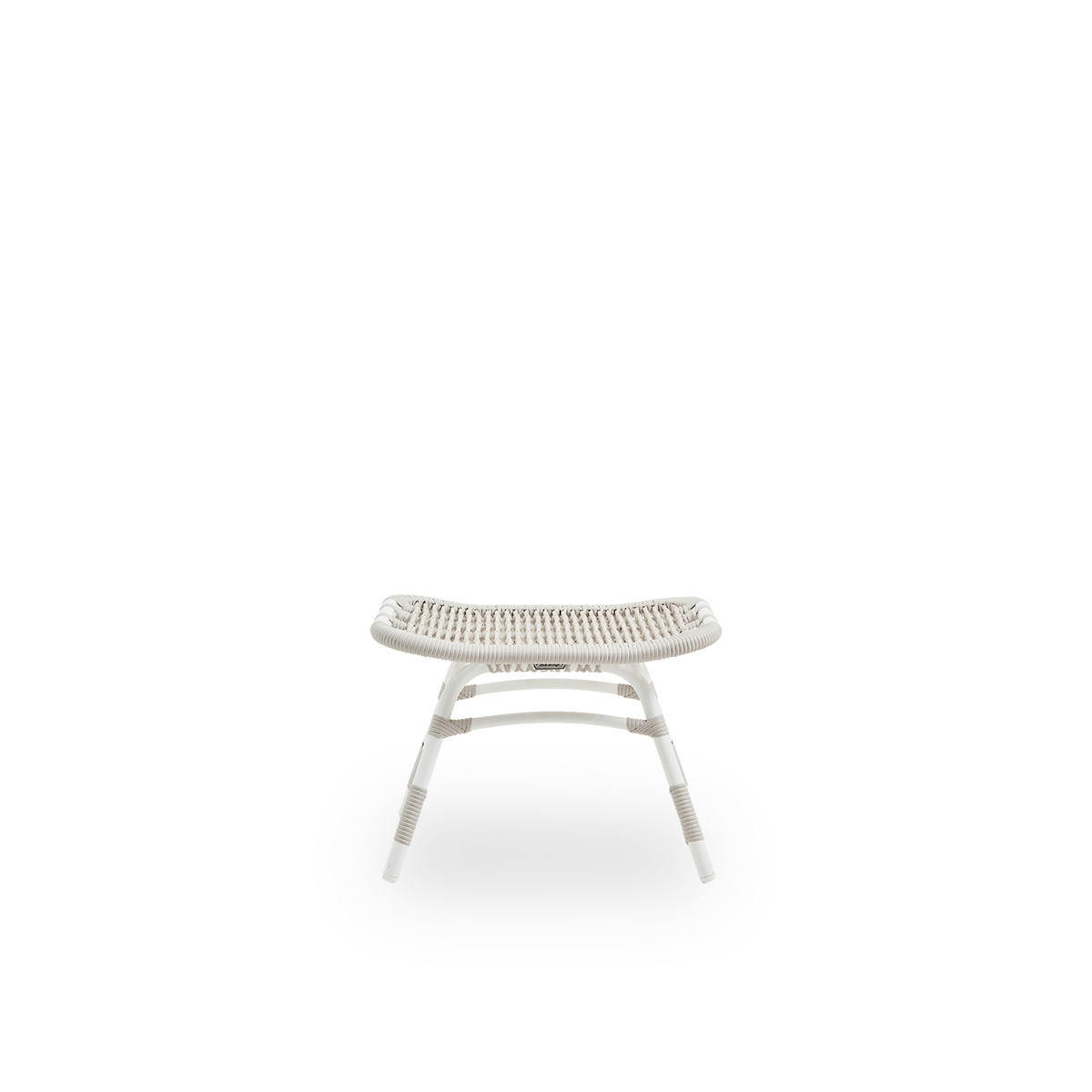 Front view of the Monet outdoor footstool in Dove White color.
Aluminium frame with ArtFibre windings.