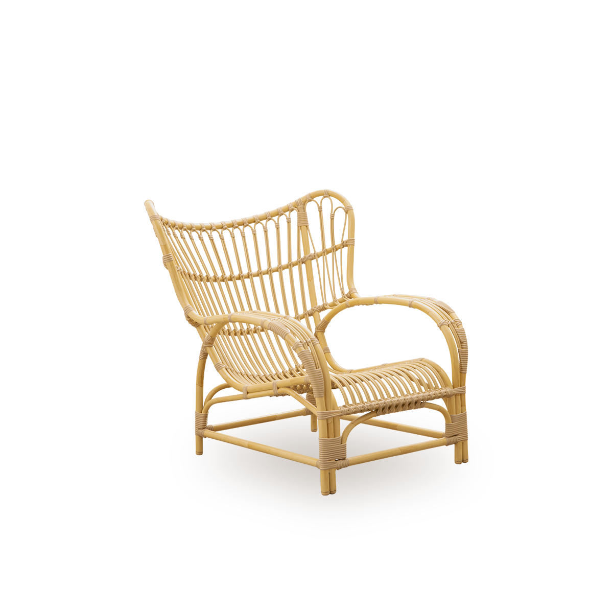 Side view of Teddy Exterior lounge chair designed by Viggo Boesen. Big embracing lounge chair made from aluminium frame in rattan look with ArtFibre bindings.