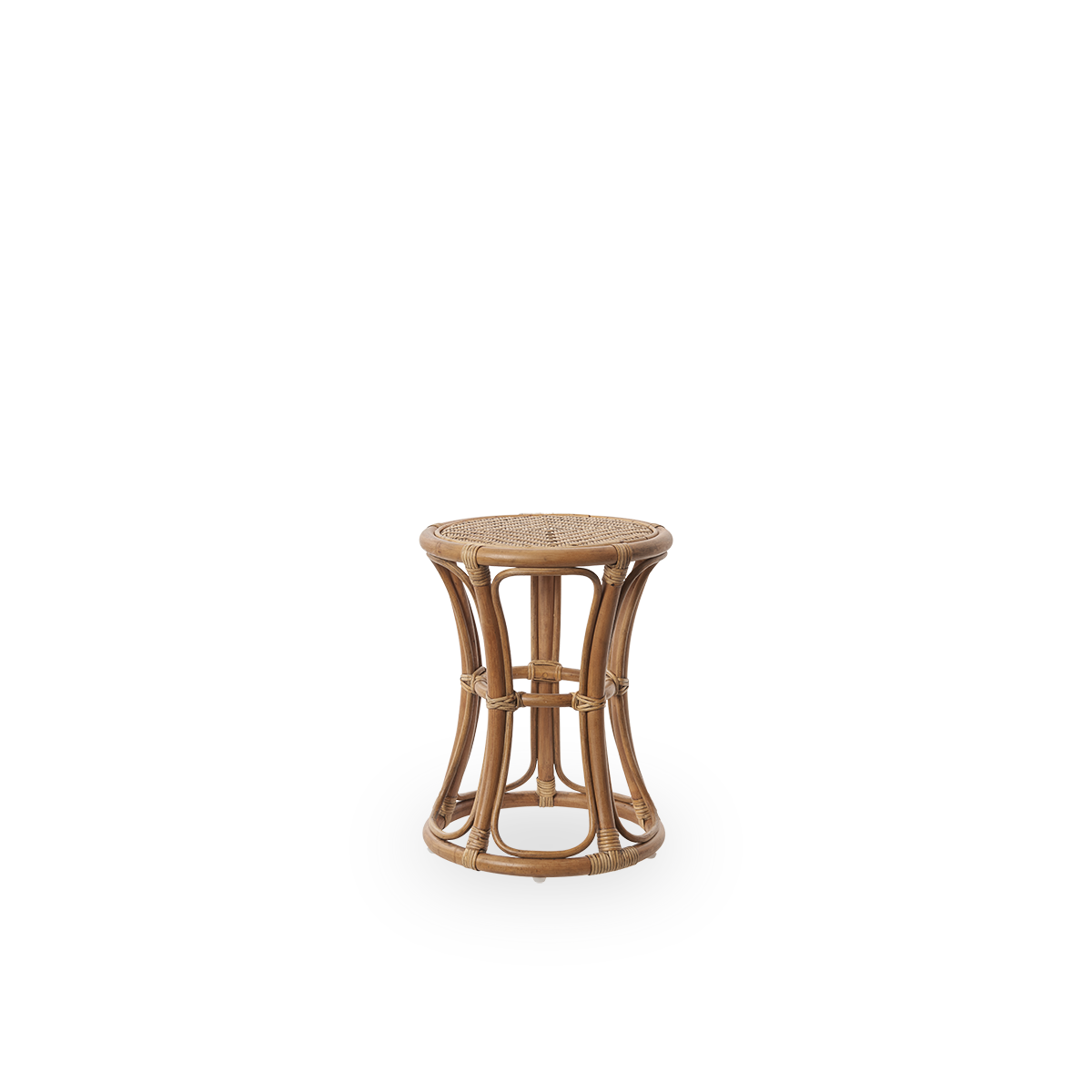 Side view of Bella stool, a versatile stool in antique rattan, handcrafted in indonesian high quality rattan
