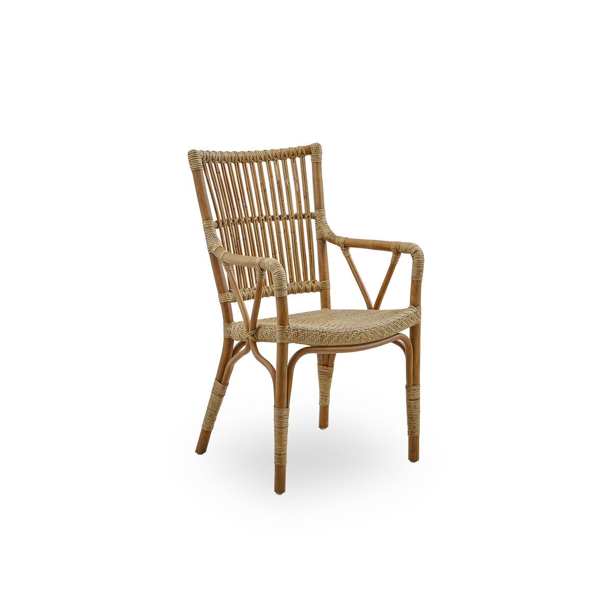 Side view of Piano armchair in Antique brown color. Elegant wicker chair with high backrest and armrests handcrafted from high quality Indonesian rattan.