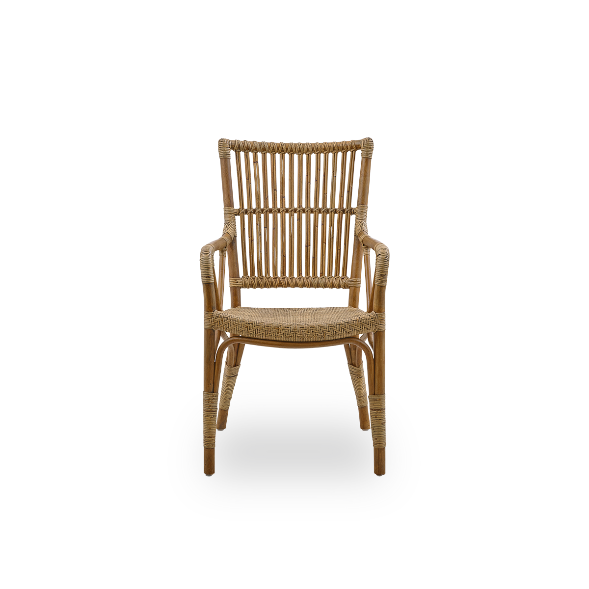 Front view of the Piano armchair in antique brown color.
Elegant wicker chair with high backrest and armrests handcrafted from high-quality Indonesian rattan.