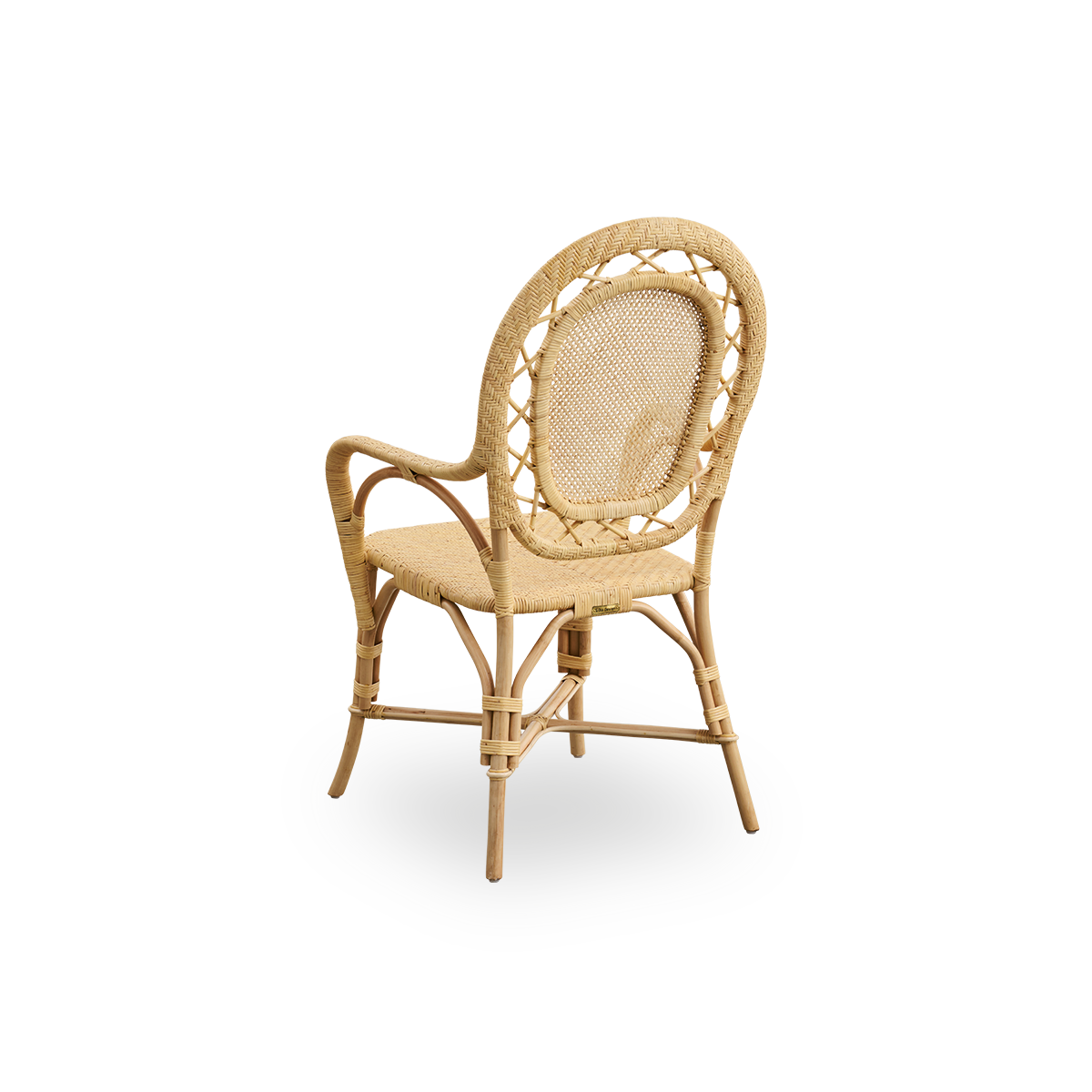 Back side view of the Romantica dining chair in natural color.
Elegant, romantic wicker dining chair with round backrest and fully woven seat in charming Danish design. Handcrafted from high-quality Indonesian rattan.