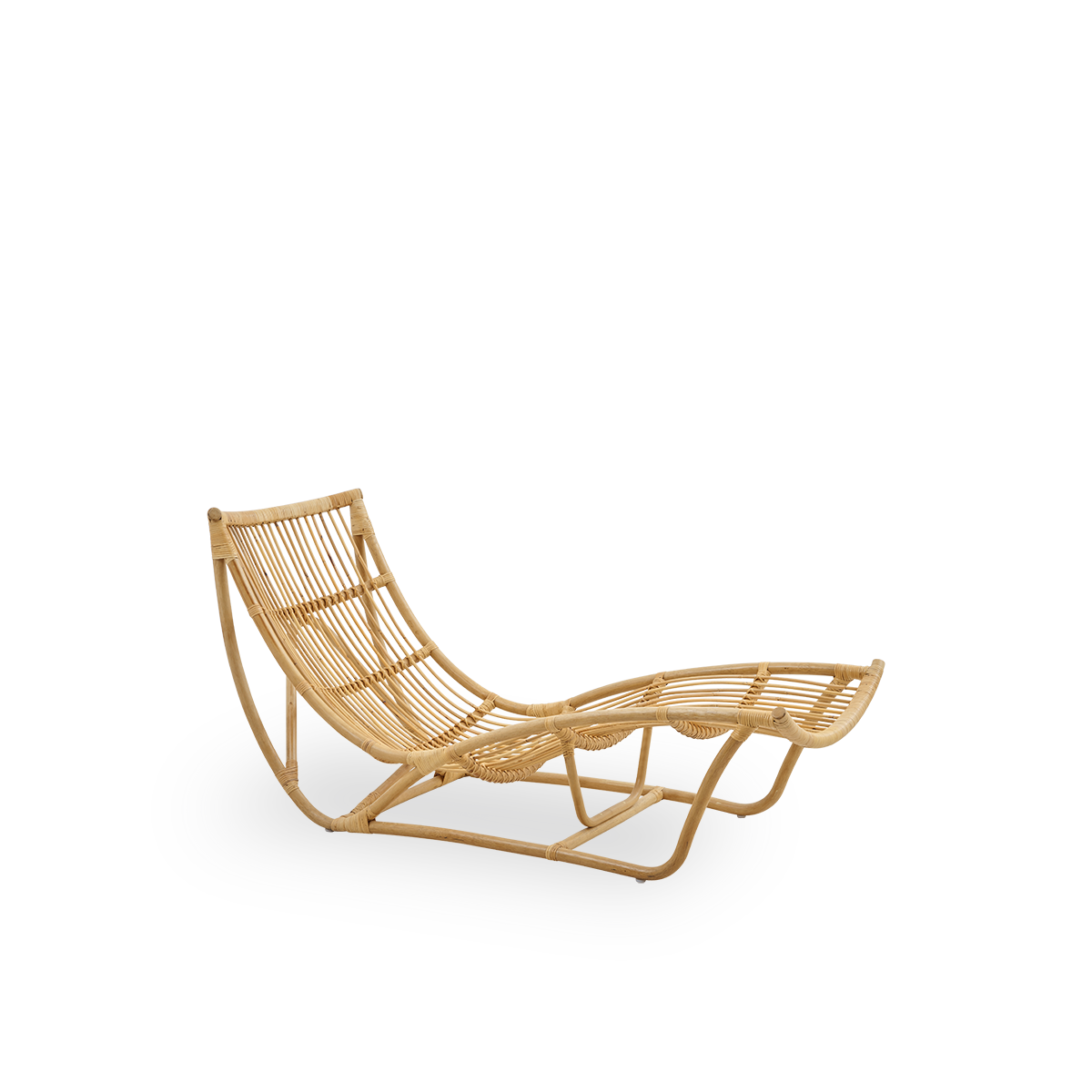 Side view of Michelangelo daybed in Natural rattan color. Handcrafted from high-quality Indonesian rattan.