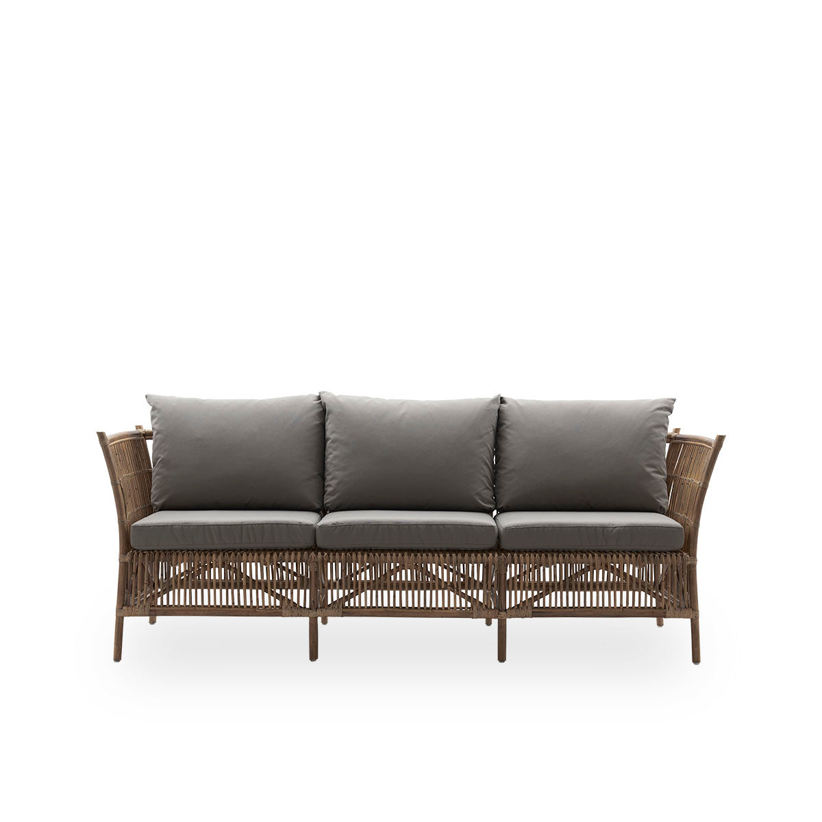 Front view of the Donatello 3-seater wicker sofa in antique brown color. The sofa has a boxy design with strict lines, handcrafted from high-quality Indonesian rattan.