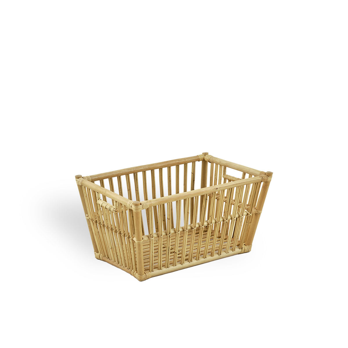 Marche rattan basket 60x40 cm, squared basket great for laundry. Handcrafted in high quality Indonesian rattan. 