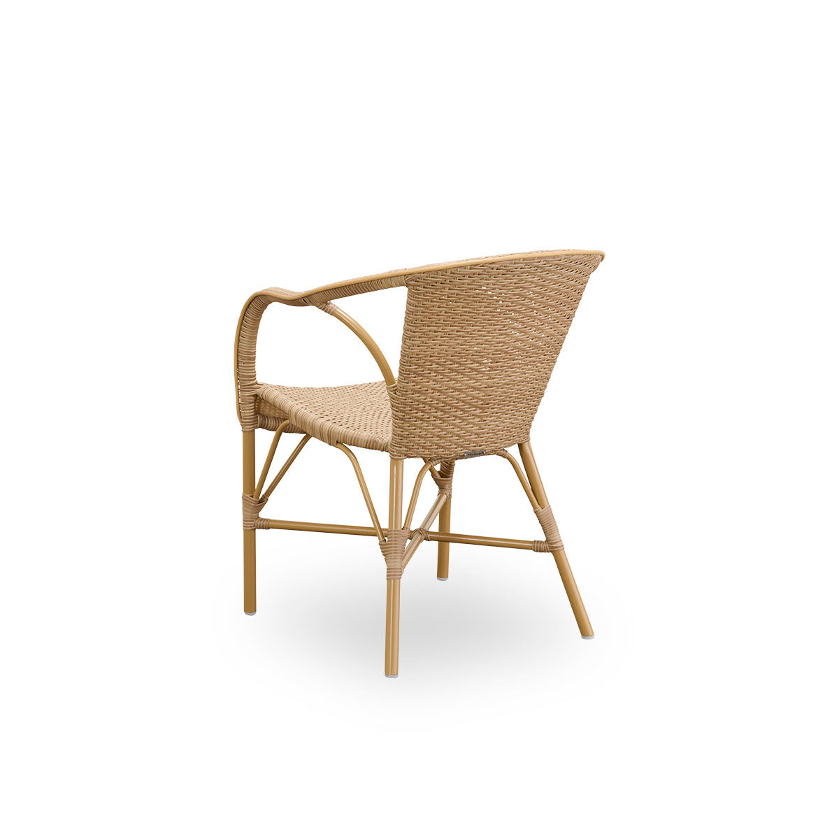 Back side view of the Madeleine outdoor dining armchair.
Aluminum frame in almond color with seat and backrest woven with ArtFibre in natural color.