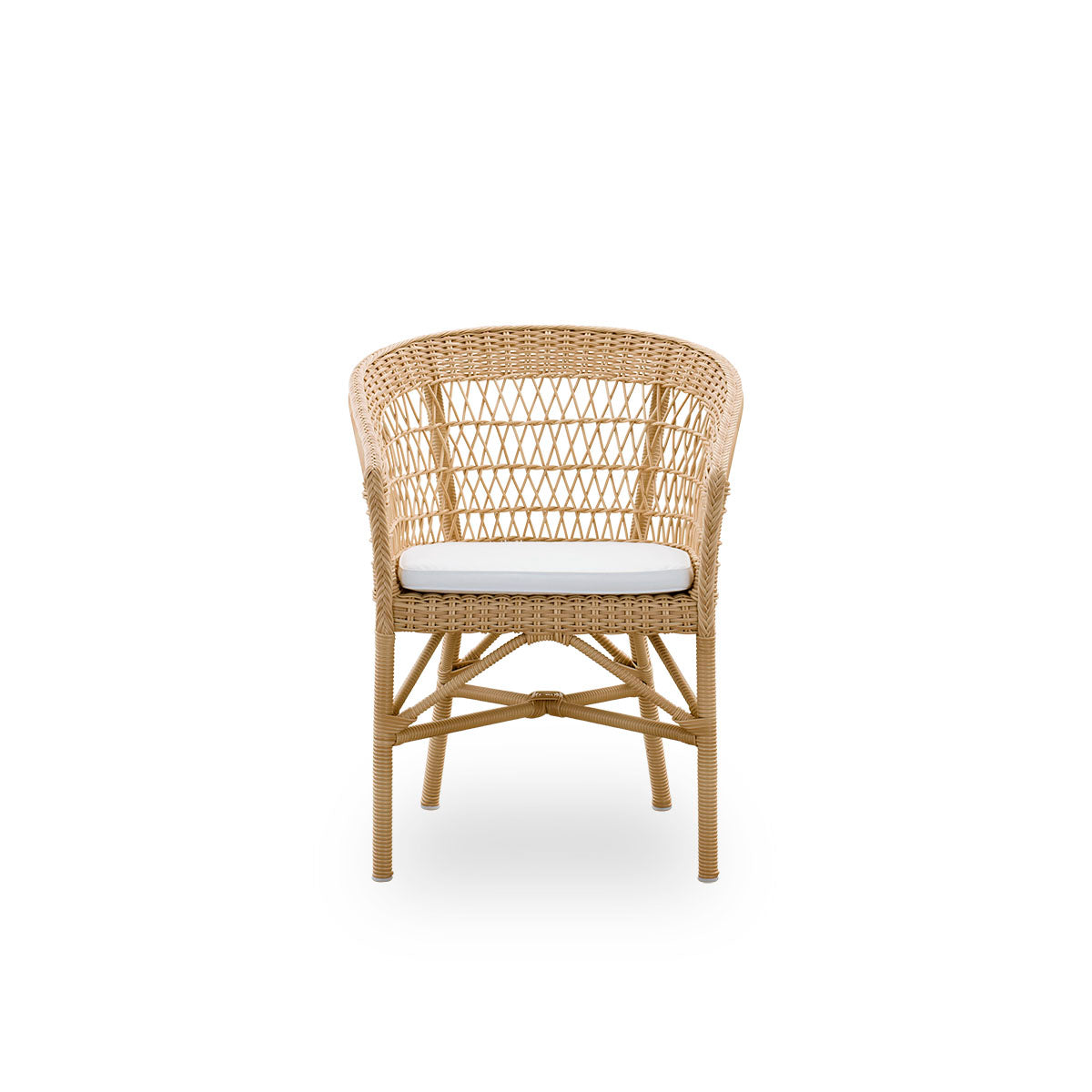 Front view of the Emma outdoor dining chair in natural color, inspired by British colonial style. Round backrest transitions into armrests. Aluminium frame fully woven with ArtFibre.