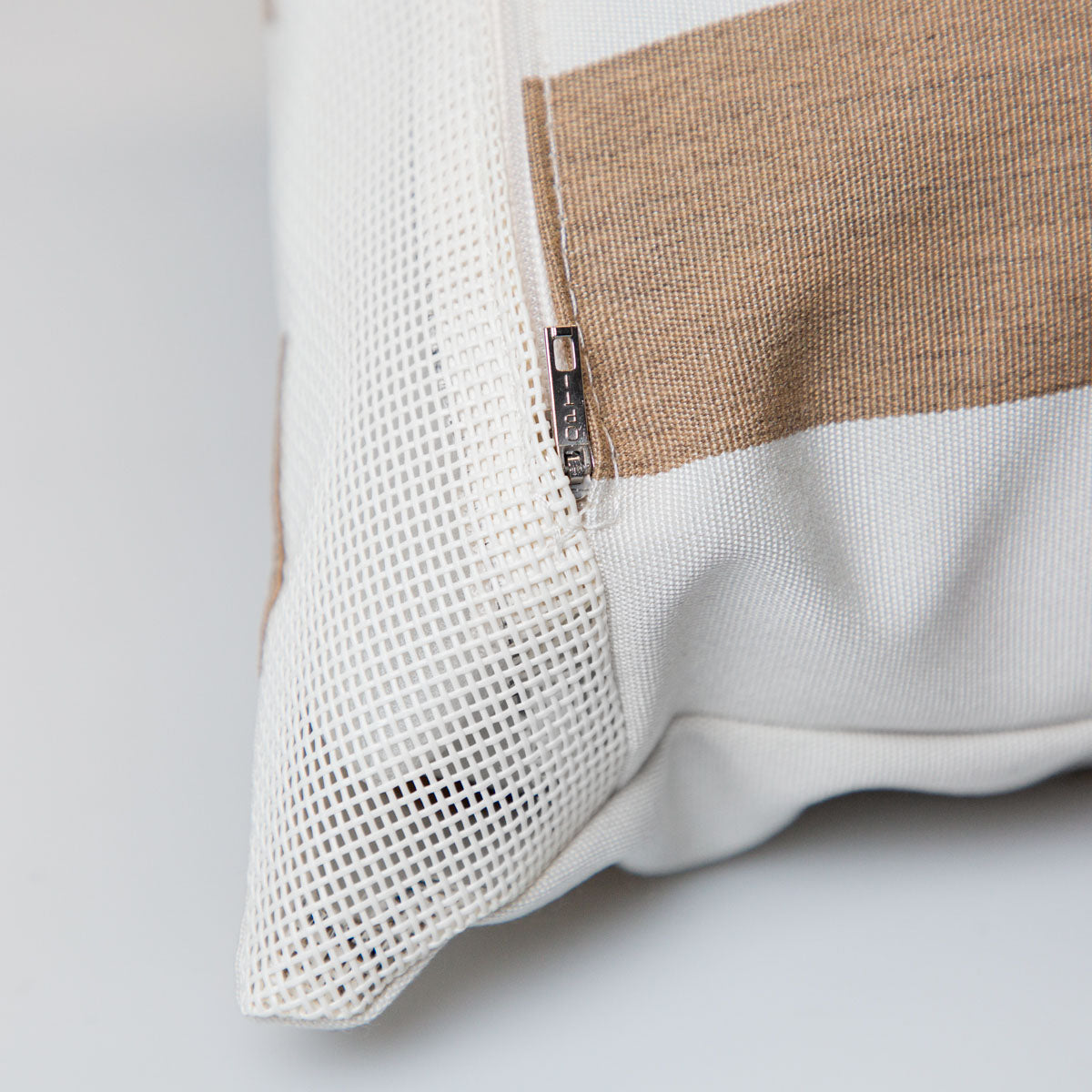 55X35 Exterior cushion | A680 Beige &amp; White