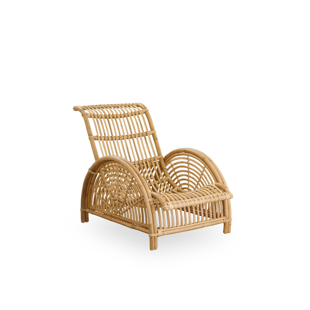 Side view of Paris lounge chair, iconic design by Arne Jacobsen. Handcraften from high quality rattan.