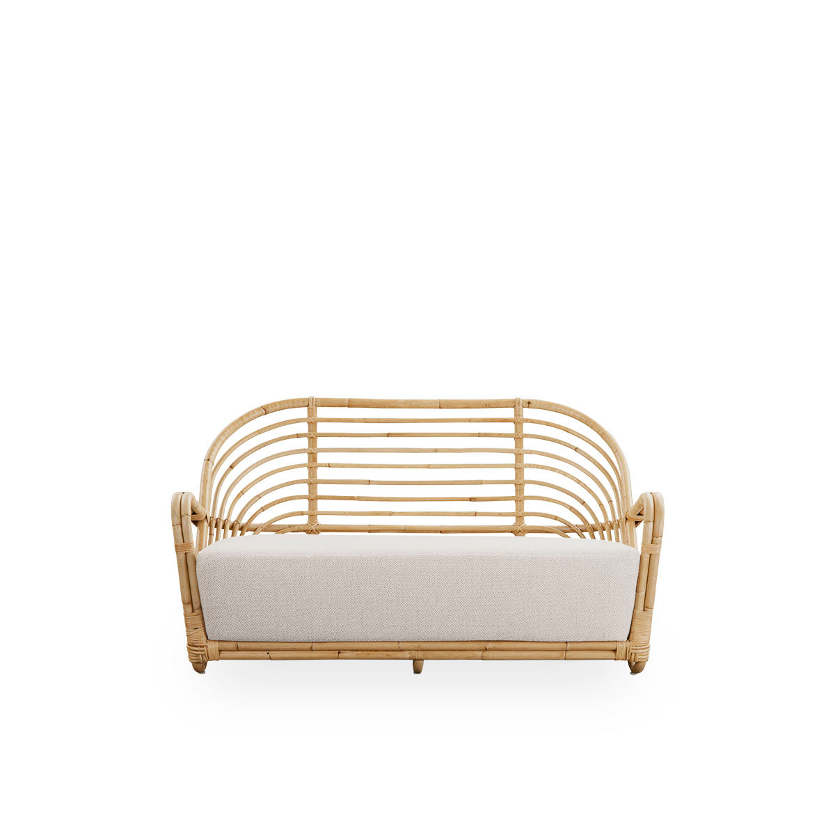 Front view of the Charlottenborg 2-seater sofa in polished natural rattan, designed by Arne Jacobsen. The sofa features a curved back and armrests integrated into the base, handcrafted from high-quality Indonesian rattan.