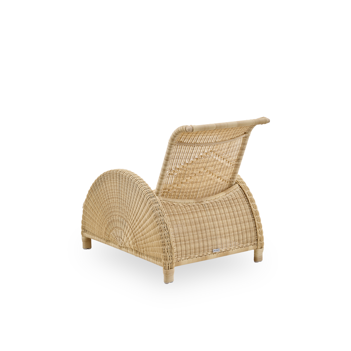 Back side view of the Paris outdoor lounge chair, iconic design by Arne Jacobsen.
Aluminum frame fully woven with ArtFibre.