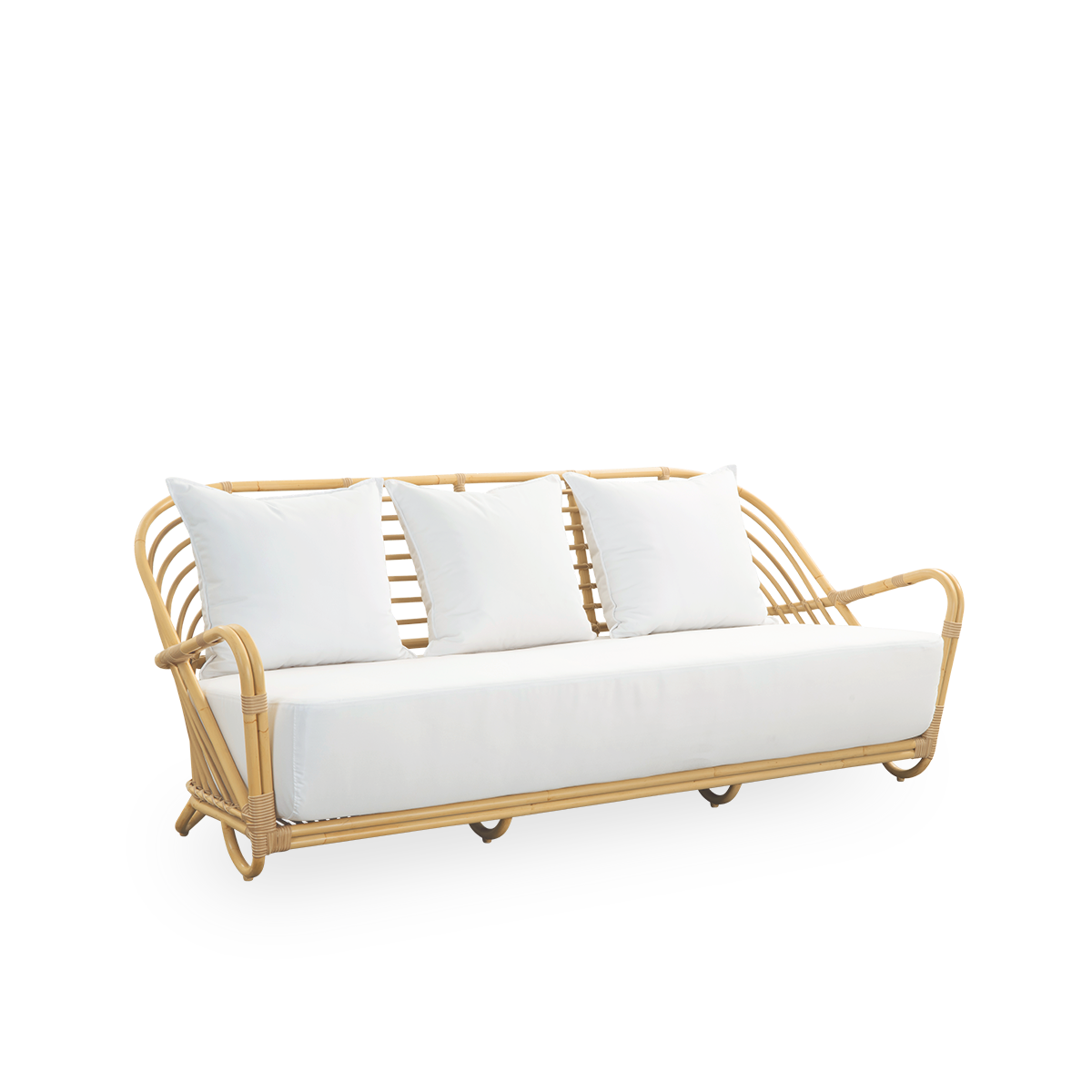 Side view of the Charlottenborg Exterior 3-seater sofa in rattan look, designed by Arne Jacobsen. The sofa features a curved back and armrests integrated into the base, handcrafted with an Alu-Rattan frame and woven ArtFibre details.