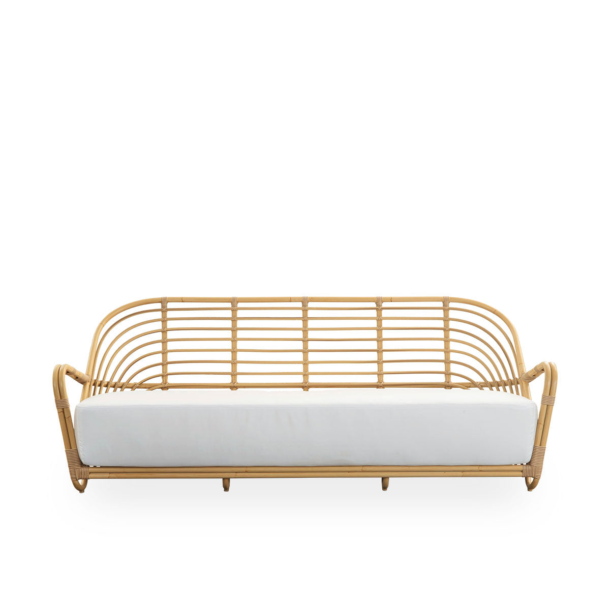 Front view of the Charlottenborg Exterior 3-seater sofa in rattan look, designed by Arne Jacobsen. The sofa features a curved back and armrests integrated into the base, handcrafted with an Alu-Rattan frame and woven ArtFibre details.