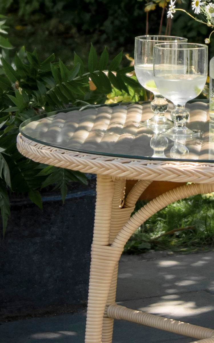 Garden & Outdoor Furniture | Round lounge table in wicker