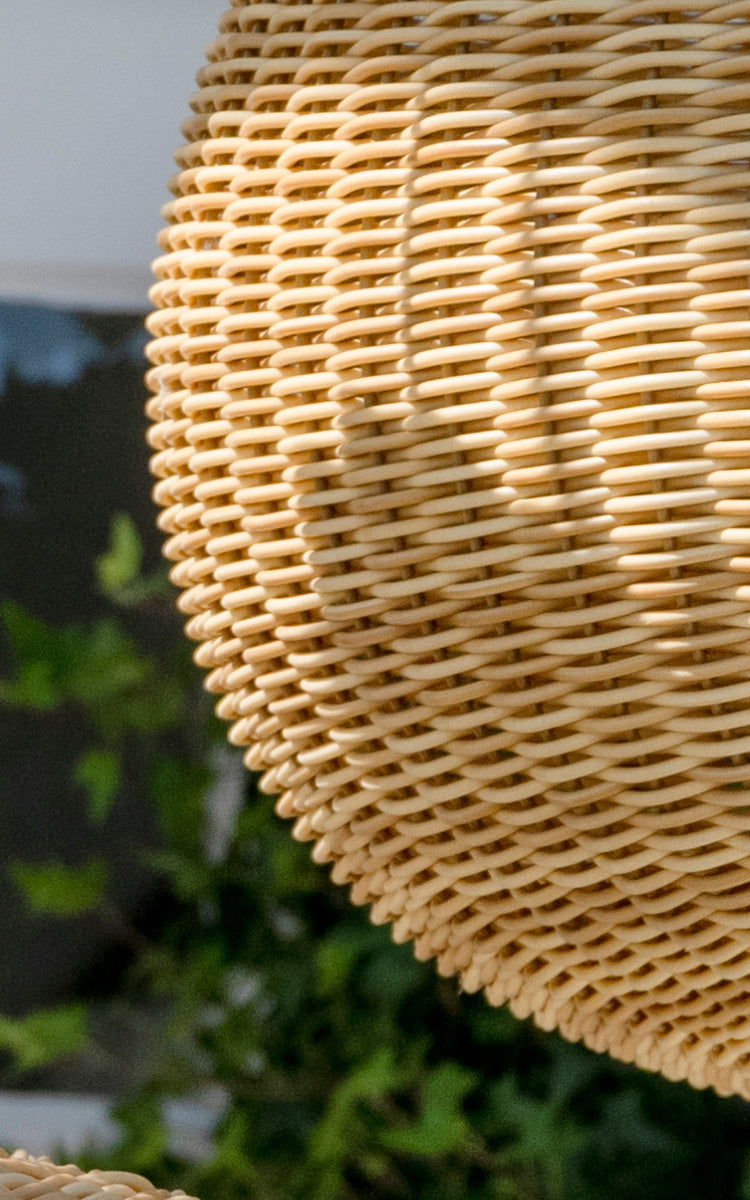 This is a close-up image of Tangelo Exterior Lampshade Ø49 cm | Medium in natural core weave artfibre & aluminium.