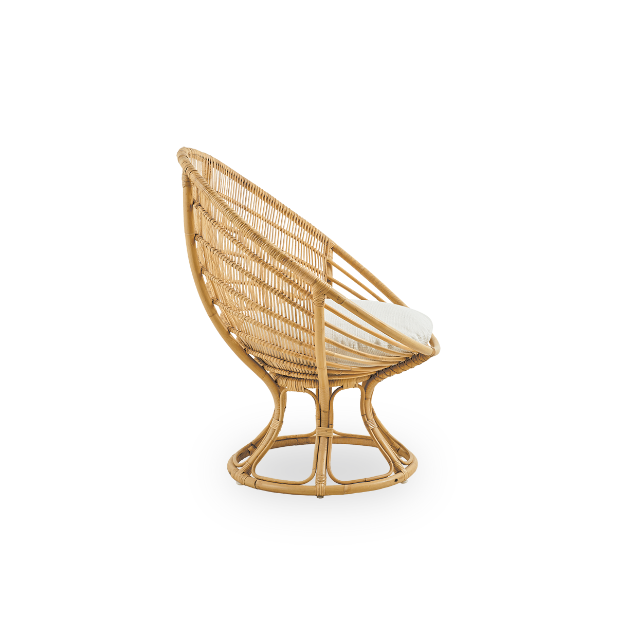 Plain side view of Luna lounge chair designed by Franco Albini & Franca Helg. Round lounge chair with seat cushion, handcrafted in high quality rattan.
