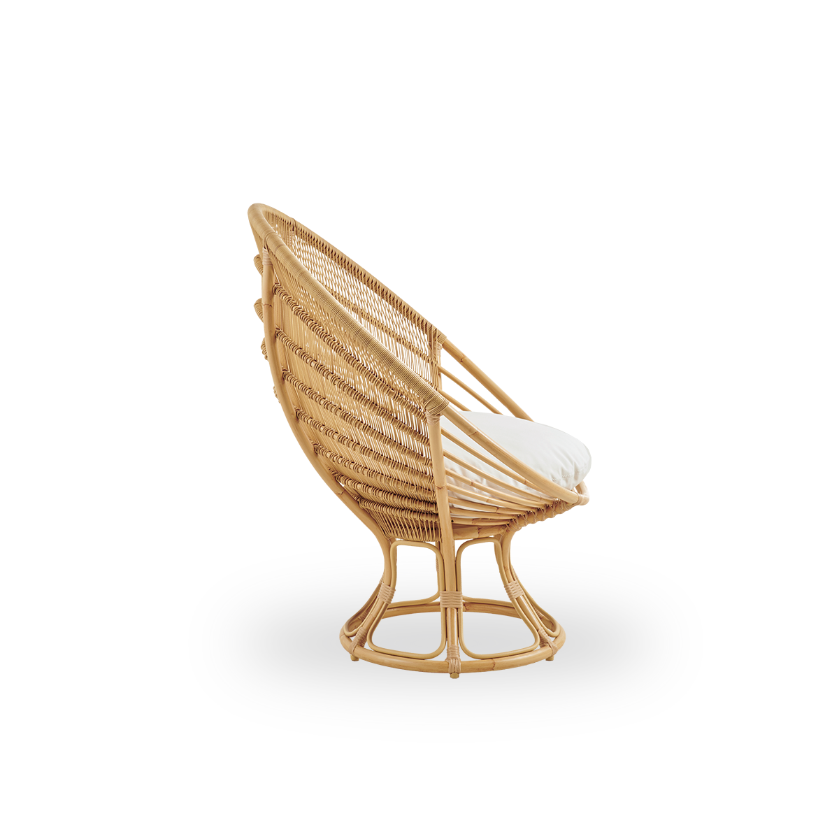 Plain side view of Luna Exterior lounge chair designed by Franco Albini & Franca Helg. Round outdoor lounge chair with aluminium frame in handpainted rattan look with ArtFibre windings.