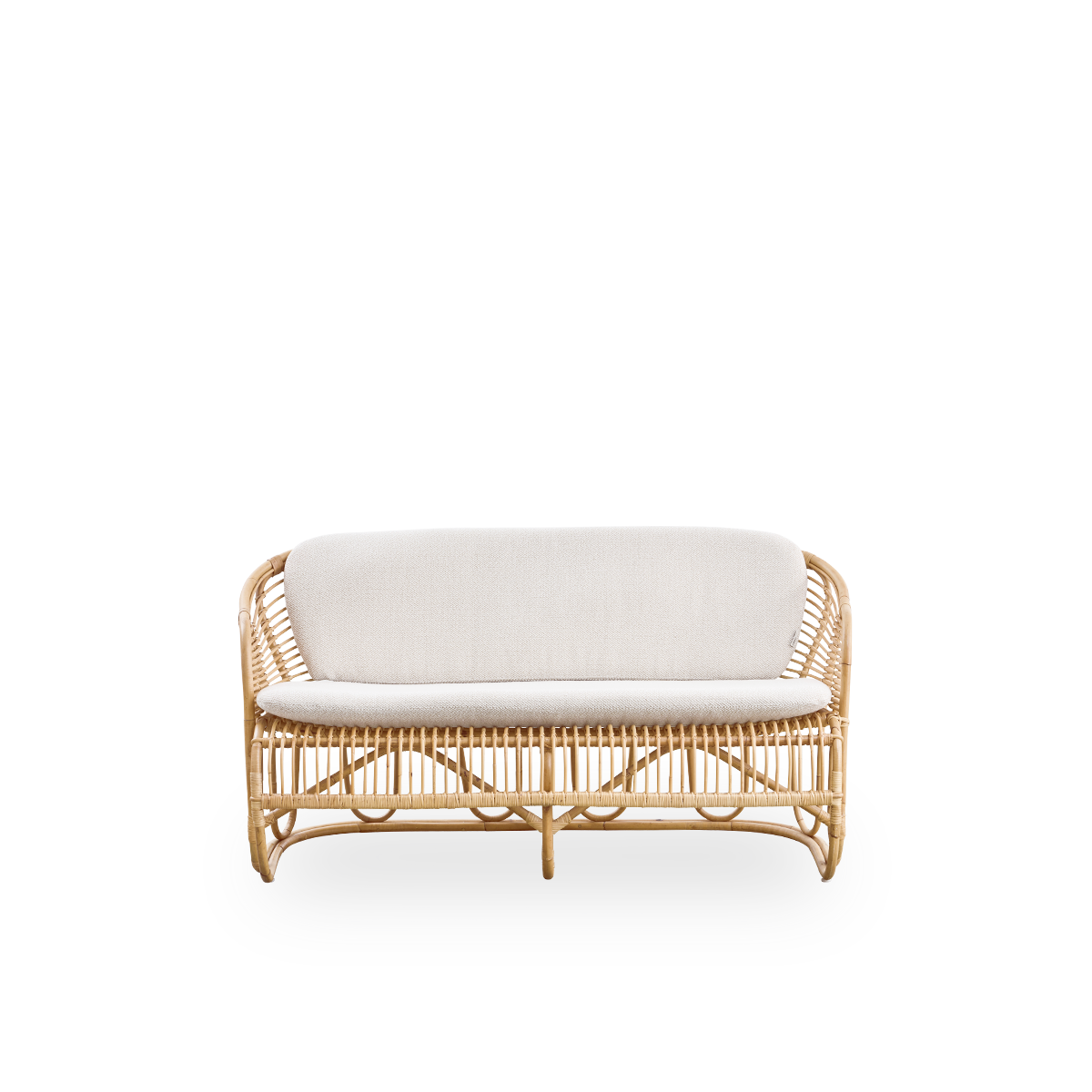 Front view of the Swing 2-seater sofa designed by Tove Kindt-Larsen.
Handcrafted from high-quality Indonesian rattan and fitted with seat and back cushion.