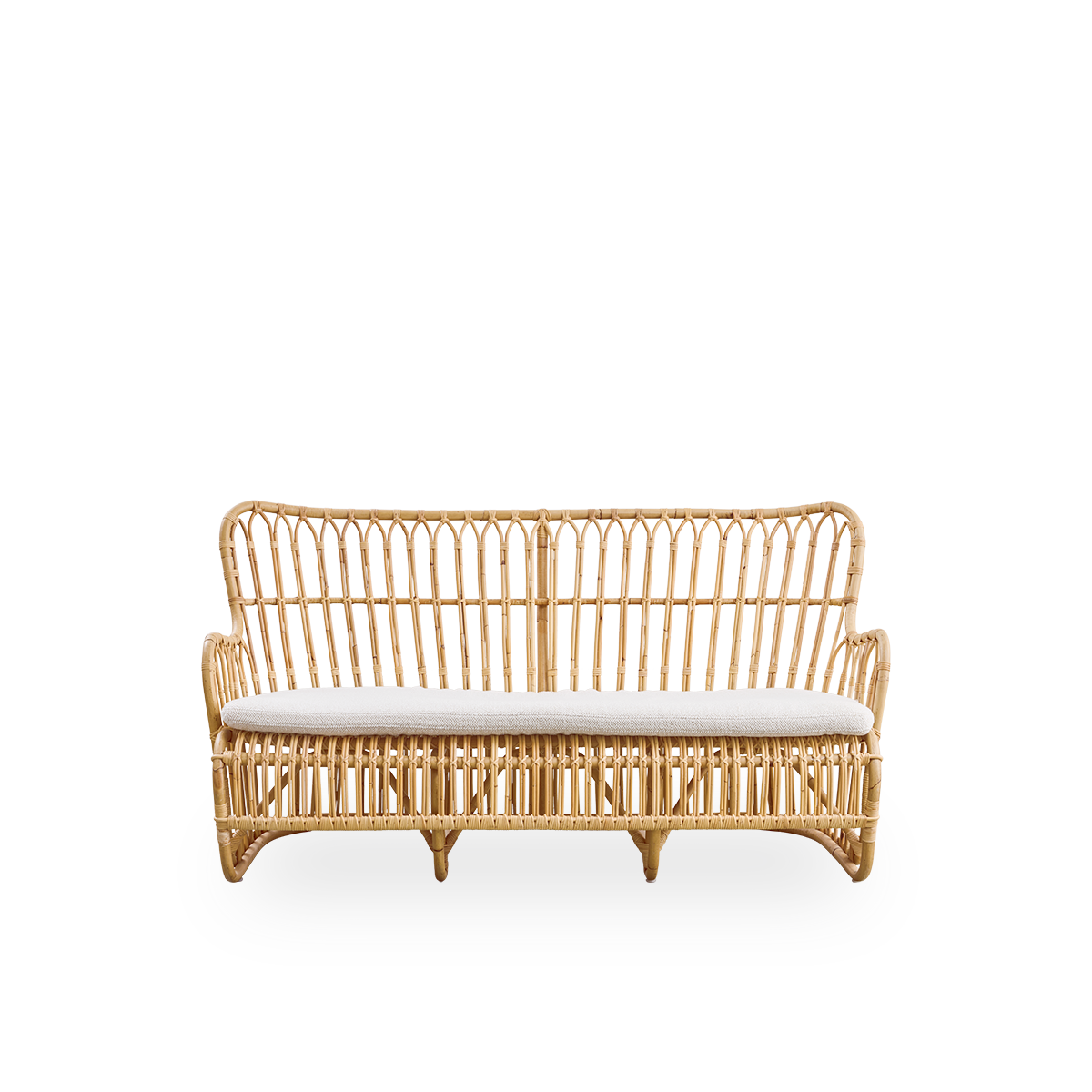 Front view of the Tulip wicker sofa designed by Tove Kindt-Larsen, with soft organic lines.
Handcrafted from high-quality Indonesian rattan.