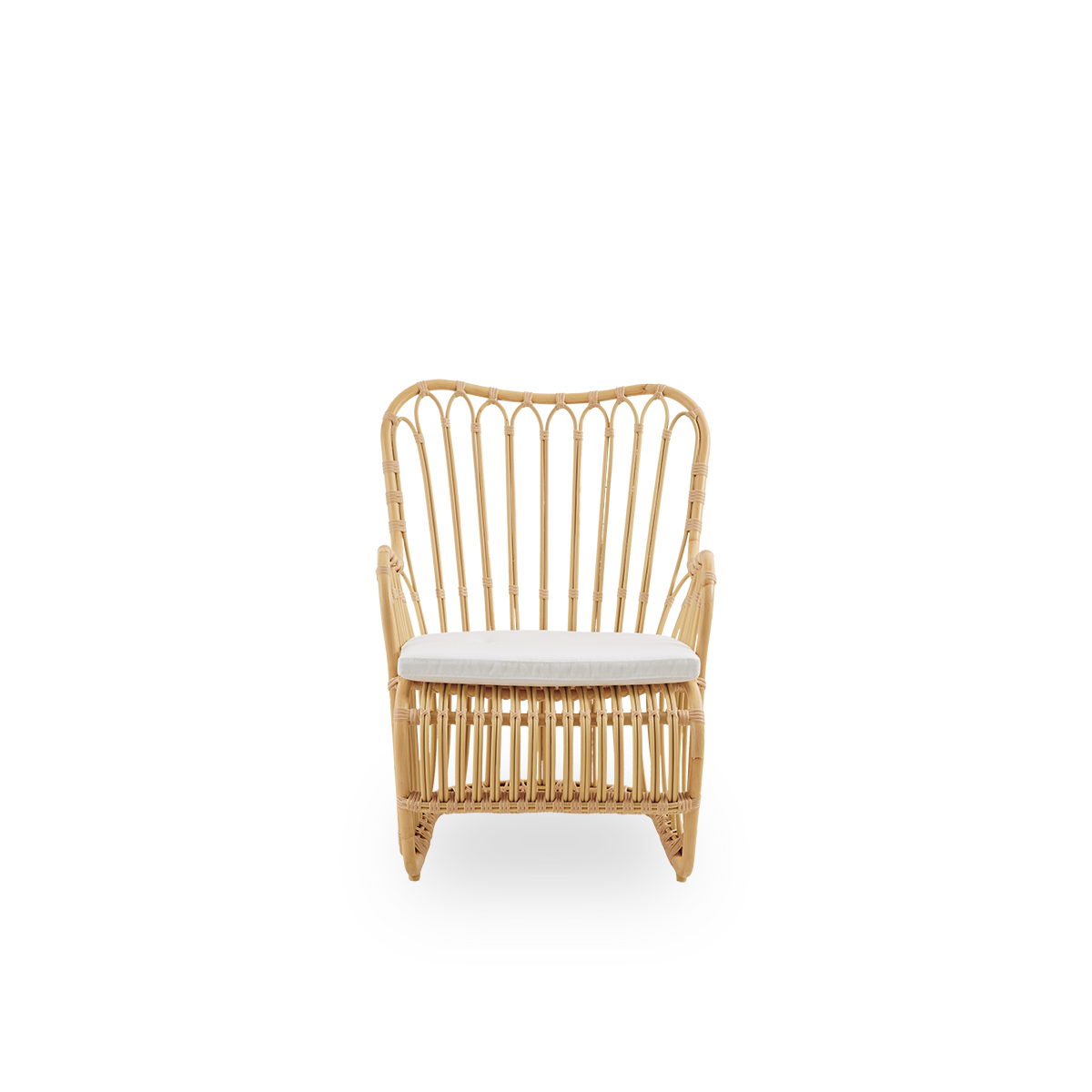 Front view of the Tulip outdoor lounge chair designed by Tove Kindt-Larsen, with soft organic lines.
Aluminum frame in rattan look with ArtFibre bindings.