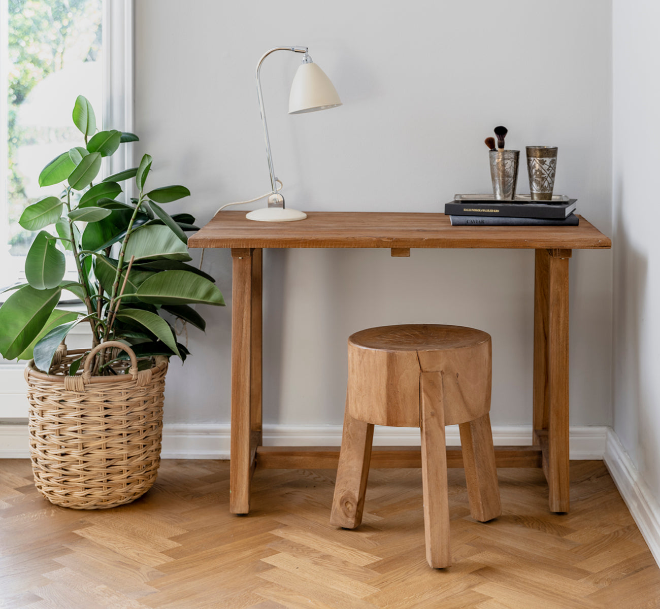 Sika・Design シカ・デザイン　スツール Roger ロジャースツール Round rustic teak stool | Roger Stool