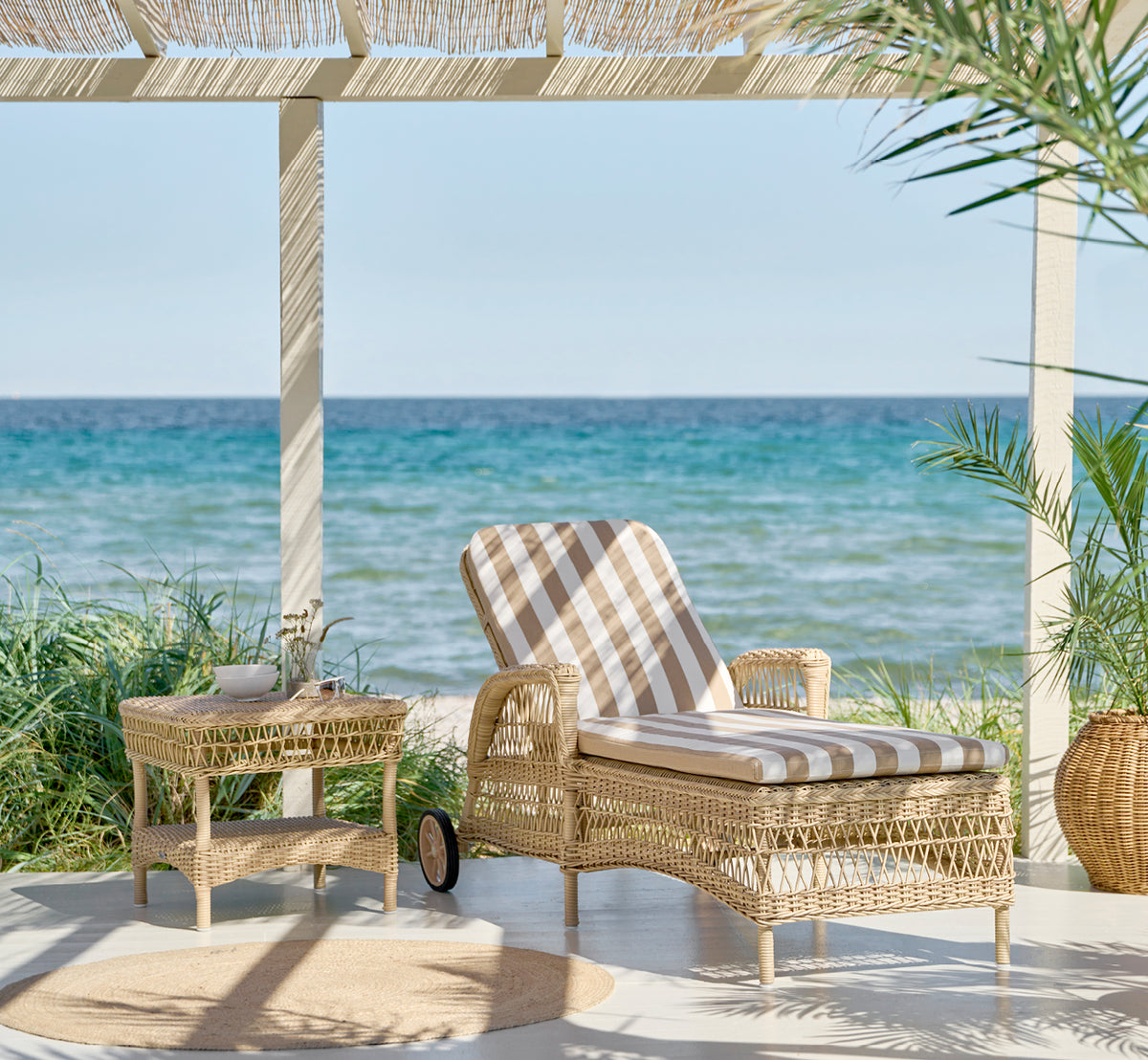 Susy Exterior Side Table