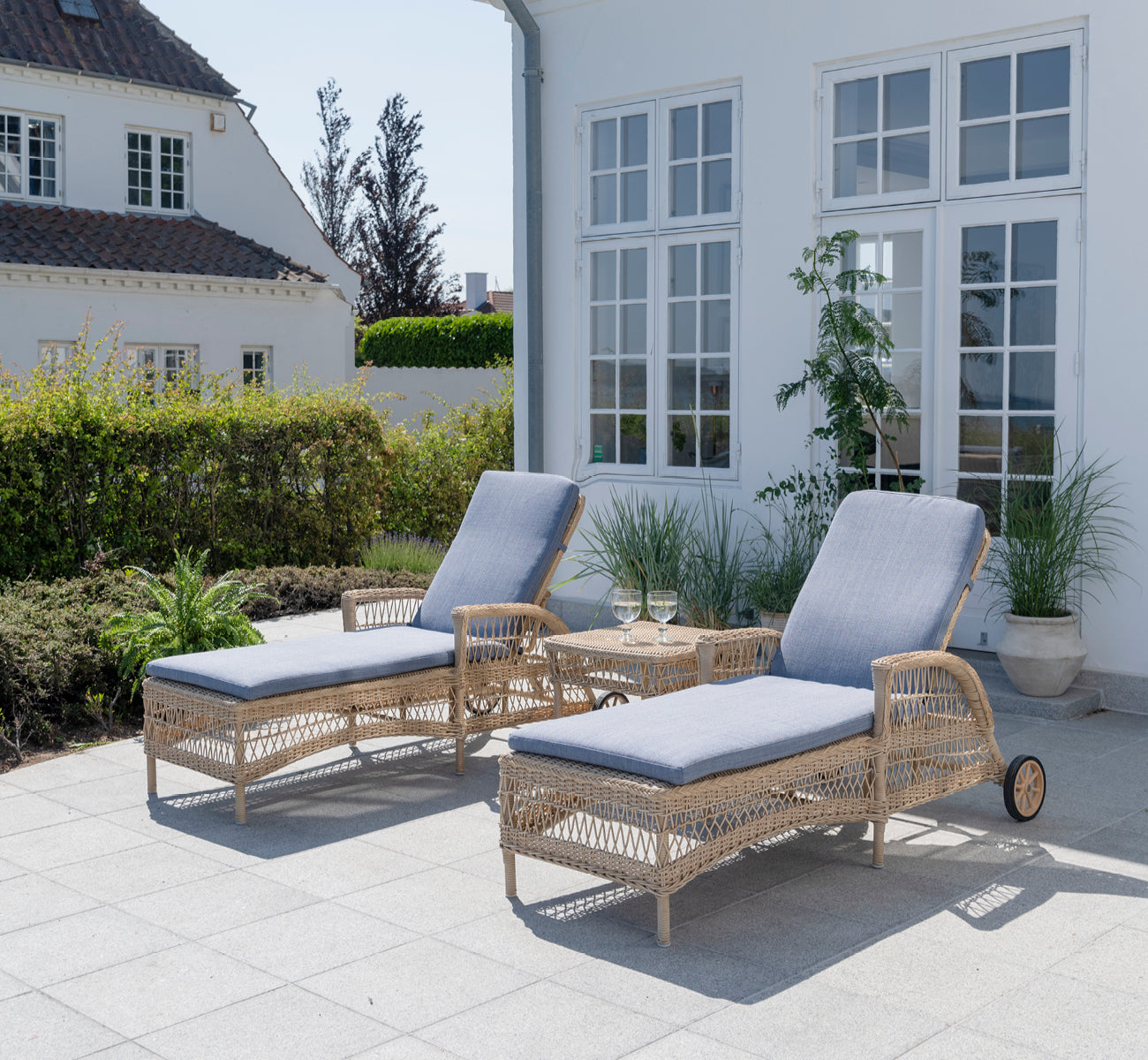 Garden & Outdoor Furniture | Sun lounger with wheels | Daisy