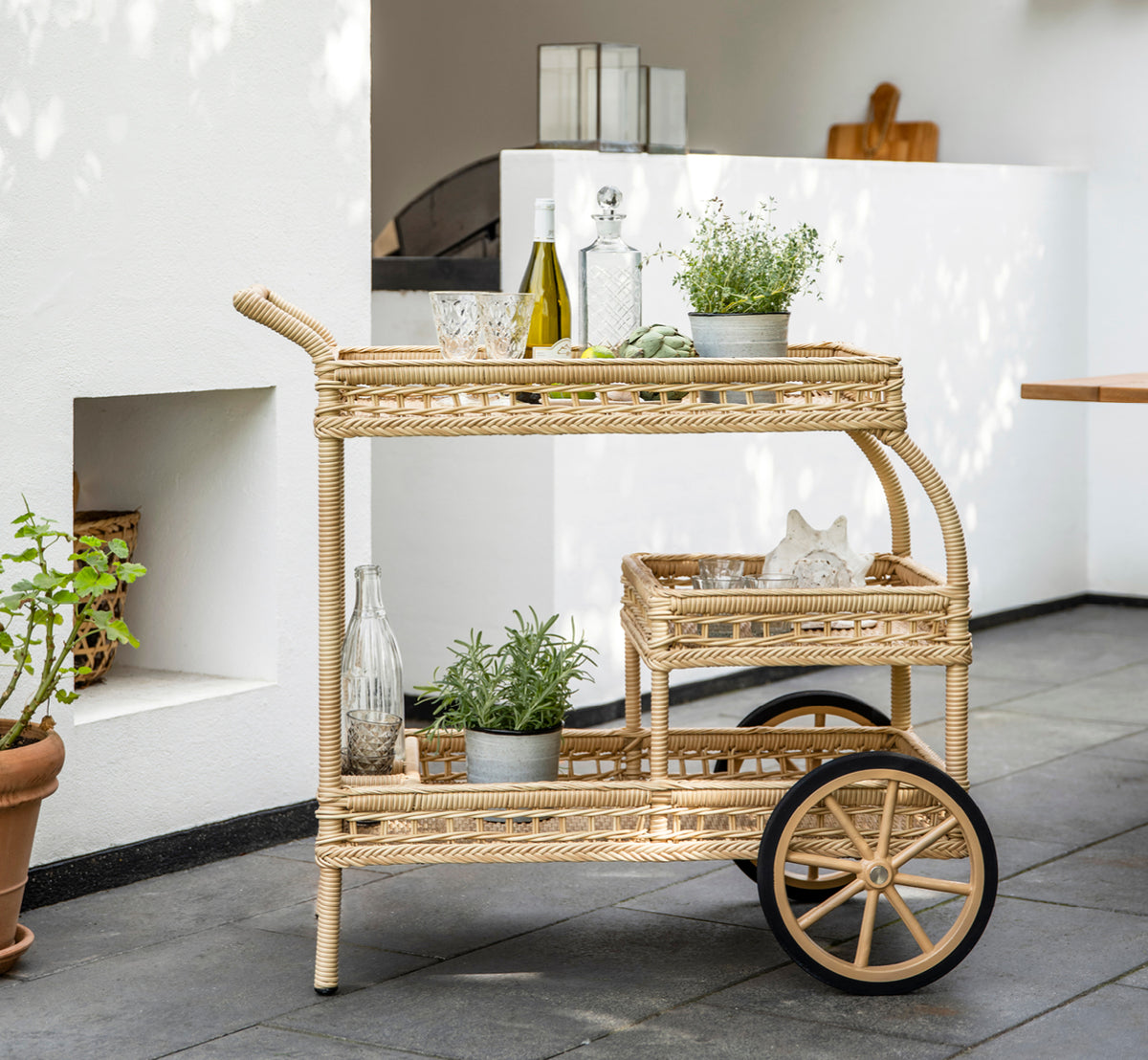 James Exterior Trolley