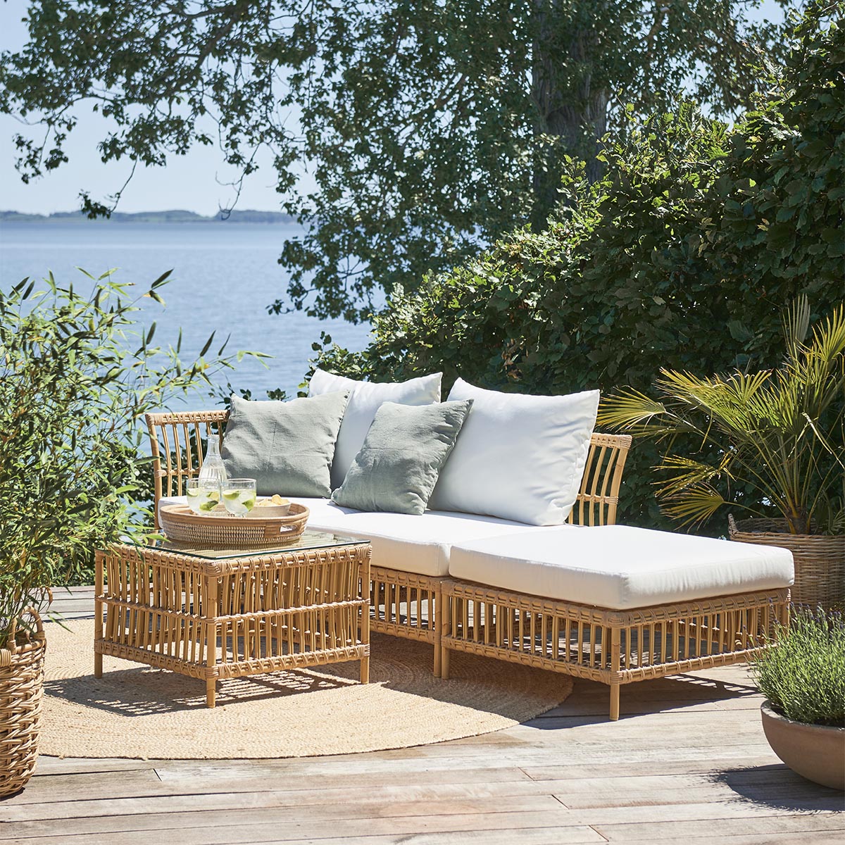 Julian Teak Lounge Table 120x120 cm