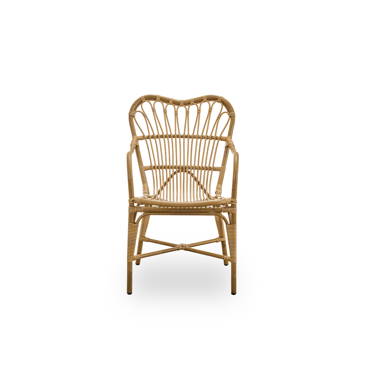 Front view of the Margret outdoor dining chair with a high, wide backrest and curved armrests.
Aluminium frame in antique brown rattan look with ArtFibre windings.