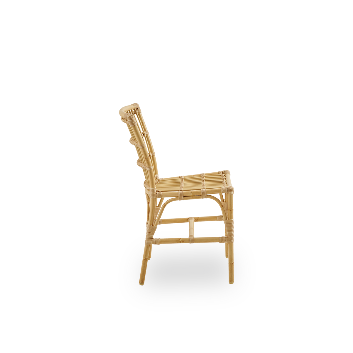 Plain side view of Elisabeth outdoor dining chair in rattan look. A small outdoor dining chair in minimalistic look. Aluminium frame with ArtFibre weavings.