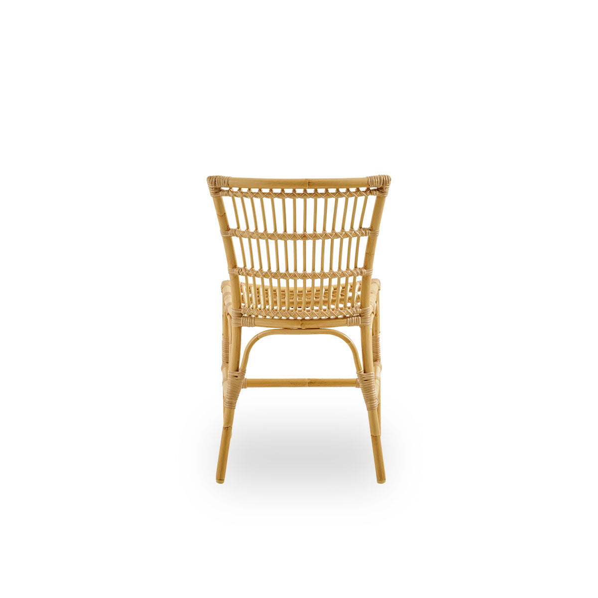 Plain back view of Elisabeth outdoor dining chair in rattan look. A small outdoor dining chair in minimalistic look. Aluminium frame with ArtFibre weavings.