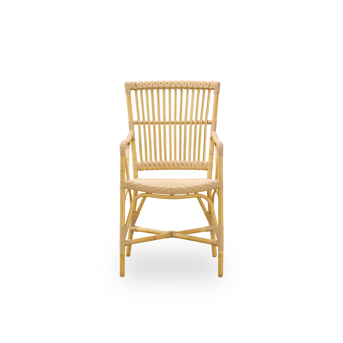 Front view of the Piano outdoor armchair.
Aluminium frame in natural rattan look with ArtFibre bindings. Elegant chair with high backrest and armrests.