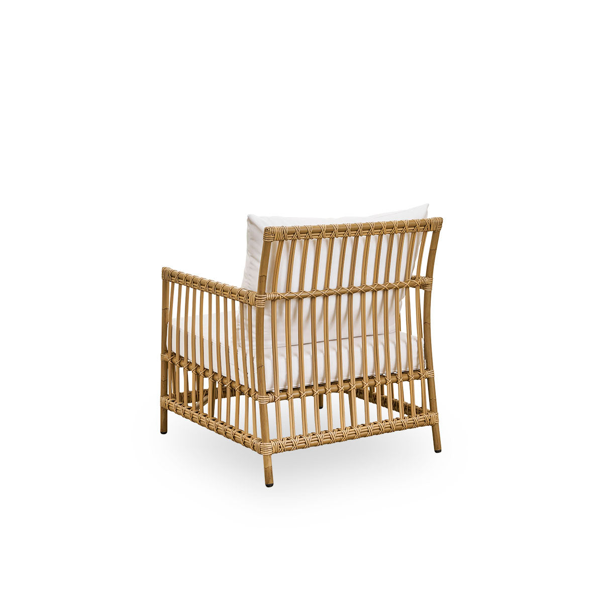 Plain back view of Caroline Exterior Lounge Chair in the color antique brown, simple and elegant Danish design. The frame of the chair is made from aluminum with elegant ArtFibre details. The design is minimalistic and elegant.