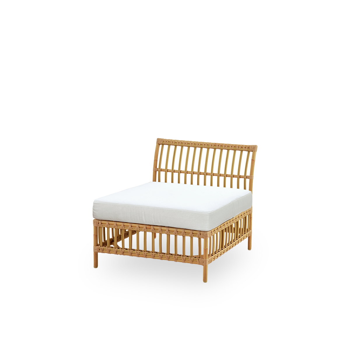 Side view of Maggie outdoor sofa center module in Natural color presented with white seat and back cushion. Aluminium frame with handpainted rattan look with ArtFibre windings.
