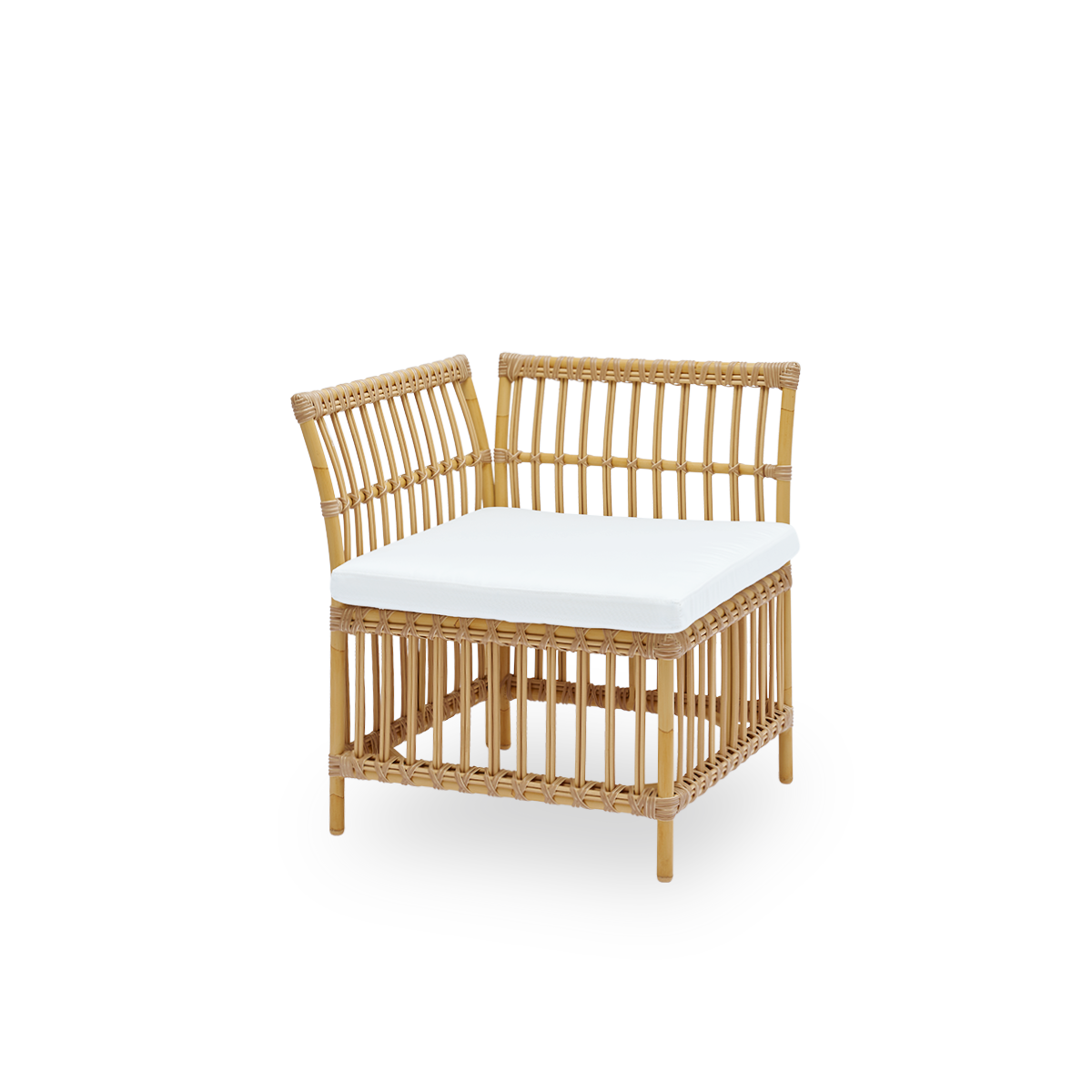 Side view of Meghan outdoor dining bench corner module. Aluminium frame in rattan look with ArtFibre windings. Seat height 45cm matching most dining chairs.