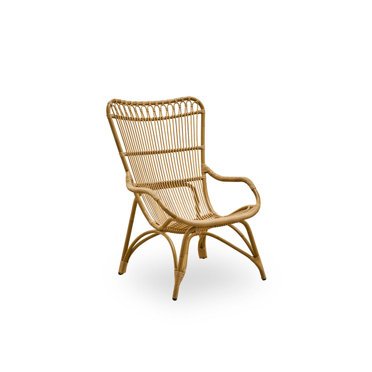 Side view of Monet outdoor lounge chair with high backrest and armrests presented in Natural color. Aluminium frame in rattan look with ArtFibre windings.