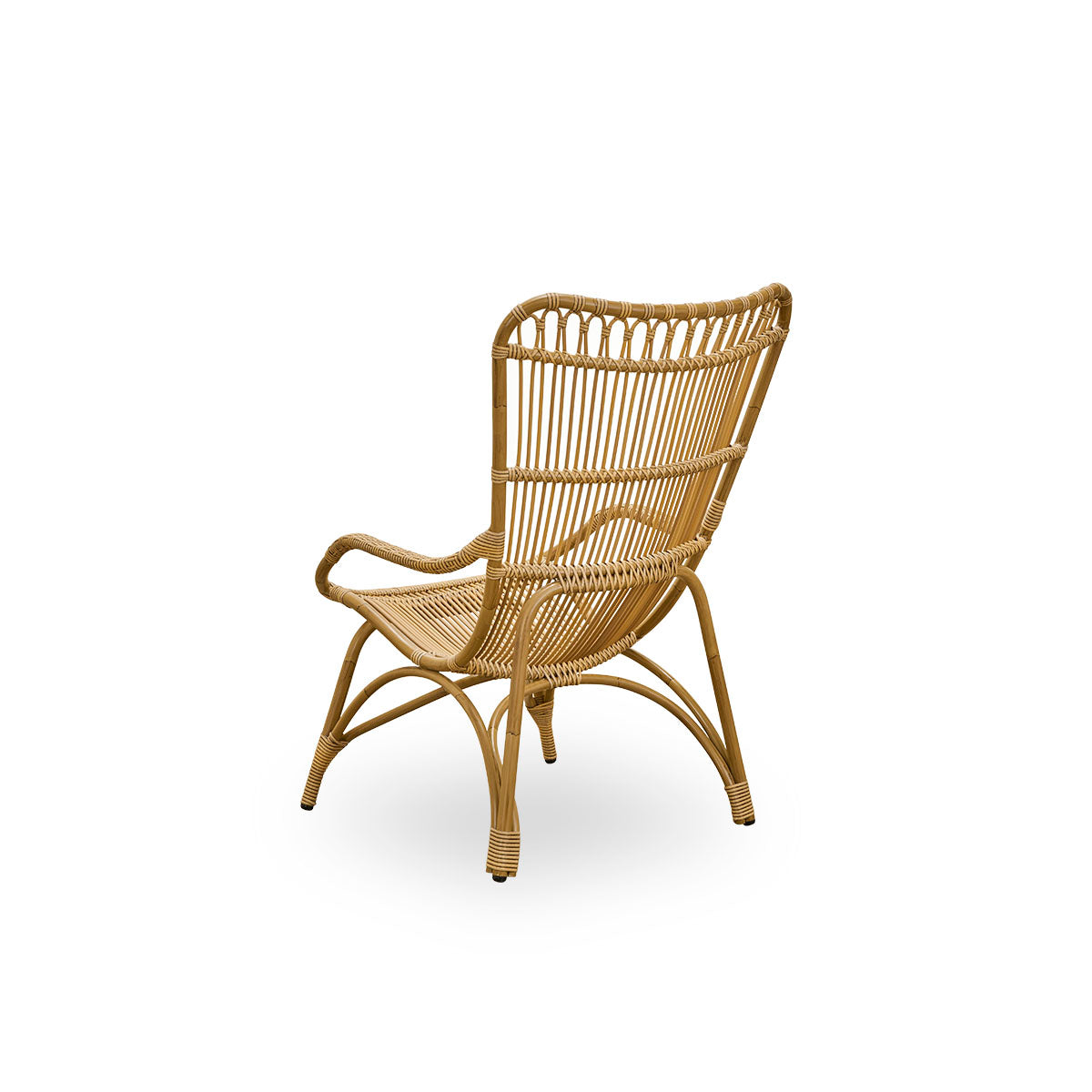 Plain back view of Monet outdoor lounge chair with high backrest and armrests presented in Natural color. Aluminium frame in rattan look with ArtFibre windings.