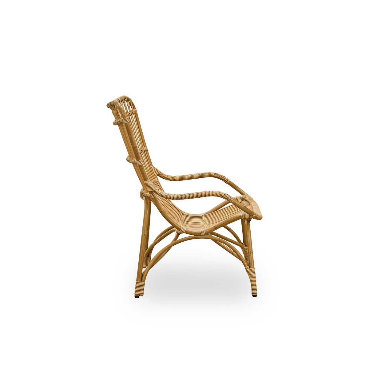 Plain side view of Monet outdoor lounge chair with high backrest and armrests presented in Natural color. Aluminium frame in rattan look with ArtFibre windings.
