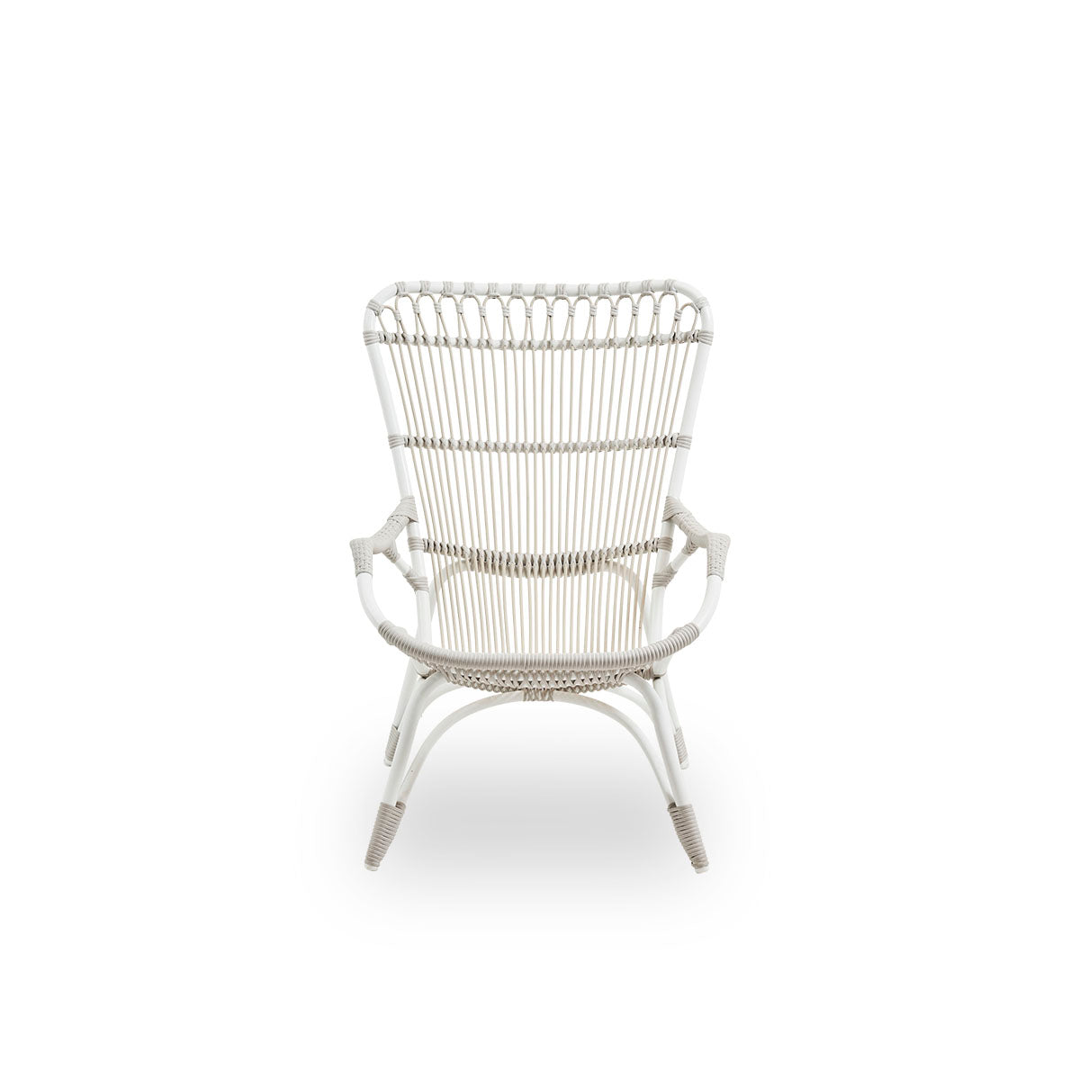 Front view of the Monet outdoor lounge chair with high backrest and armrests presented in Dove White color.
Aluminium frame with ArtFibre windings.