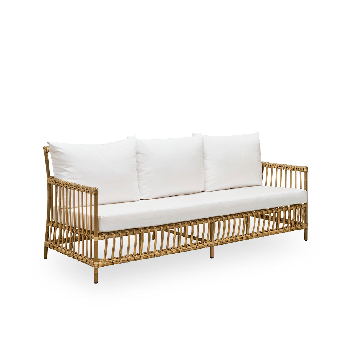 Side view of Caroline outdoor 3-seater sofa in Antique color, simple and elegant Danish design. Aluminium frame in rattan look with ArtFibre bindings.